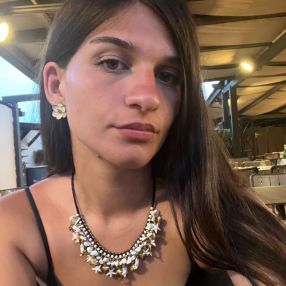 Lucrezia, Babysitter in Taverna