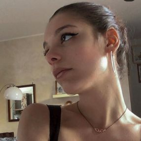 Serena, Babysitter a Casco