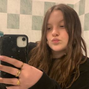Sara, Babysitter a Usmate-velate