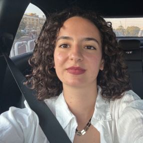 Maria Elena, Babysitter a Catania