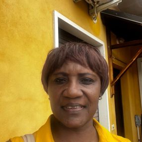 Ndeye Marietou, Babysitter in Besnate