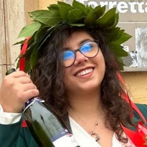 Vittoria, Babysitter a Lazio