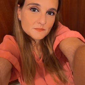 Mina, Babysitter a Riale
