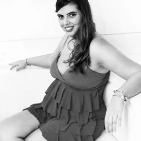 LAURA, Babysitter in Corsico
