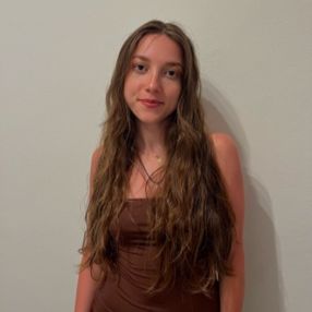 Miranda, Babysitter a Pavia
