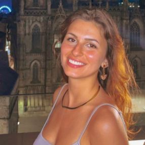 Giada, Babysitter a Torino
