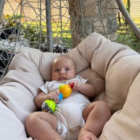 Gaina, Babysitter in Dalmine