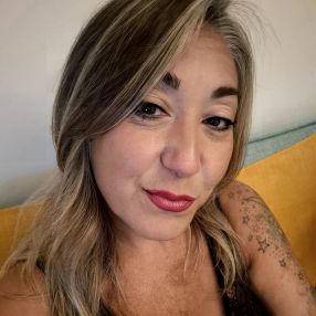 Elvira, Babysitter a Vignola