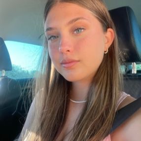 Giulia, Babysitter a Deruta