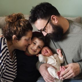 Micol, Famiglia a Comabbio