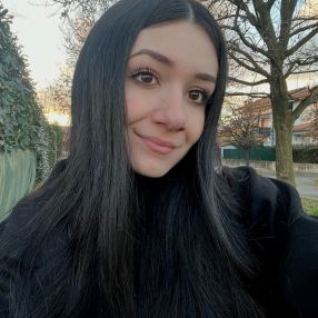 Valeria, Babysitter a Provincia di Como