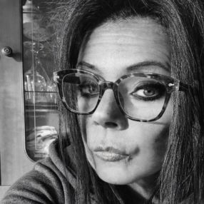Ele, Babysitter a Provincia di Reggio Emilia
