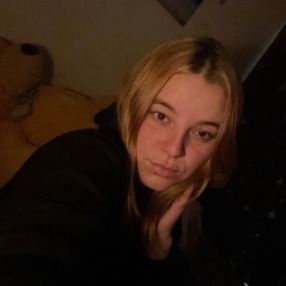 Alice, Babysitter a Focene