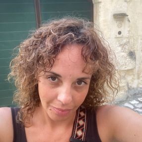 Elisa, Babysitter a Basiglio