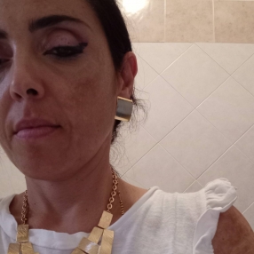 Assunta, Babysitter a Afragola