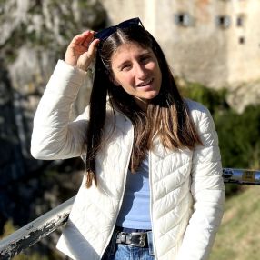Chiara, Famiglia a Reggio Emilia