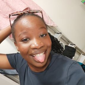 Bushira, Babysitter in Creazzo