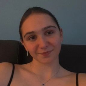 Valentina, Babysitter a Piobesi torinese