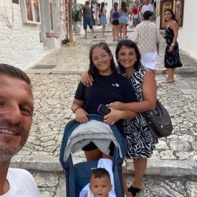 Rosa, Famiglia a Mirandola