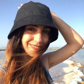Veronica, Babysitter a Cagliari
