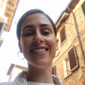 Tessa, Babysitter a La Spezia