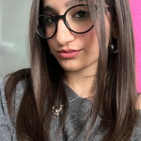 Viola, Babysitter a Vedano Olona
