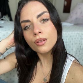 Alessia, Babysitter a Putignano