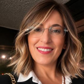 Isabella, Babysitter a Puglia