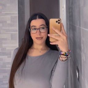 Vittoria, Babysitter a Giovinazzo