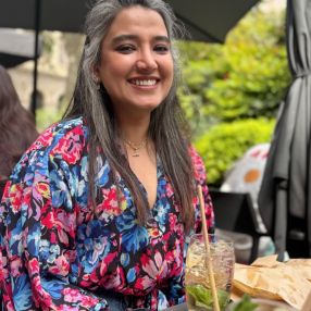 Yalda, Babysitter in Como