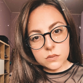Sara, Babysitter a Pernate