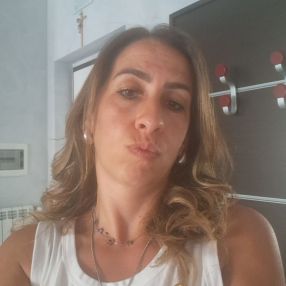 Enza, Babysitter a Roccapiemonte