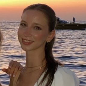 Aurora, Babysitter a Besana In Brianza