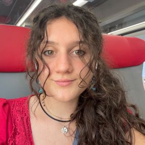 Alessia, Babysitter a Parzano