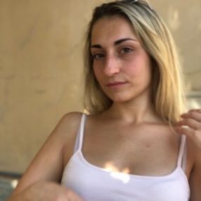 Monica, Babysitter in Luino