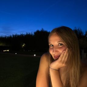 Valentina, Babysitter a Villanova D'asti