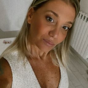 Simona, Babysitter in Volla