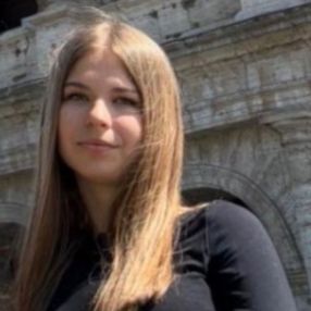Gabriela, Babysitter a Sala Al Barro