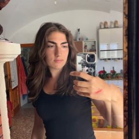 Adelaide, Babysitter a Settimo Milanese