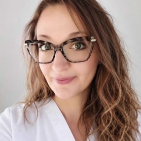 Giulia Puericultrice, Babysitter a Ferrara
