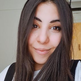 Esmeralda, Babysitter a Monopoli