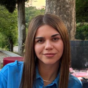 Nicol, Babysitter a Lonigo