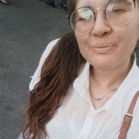 Elisa, Babysitter a Frosinone