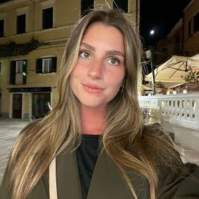 Asia, Babysitter a Ameglia