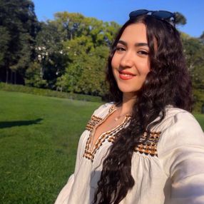 Sajede sadat, Babysitter a Genova
