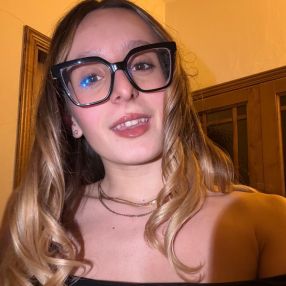 Giulia, Babysitter a Provincia di Siena