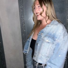 Giulia, Babysitter a Piano di Mommio