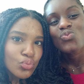 Victoria  e  Favour, Babysitter a Le Grazie