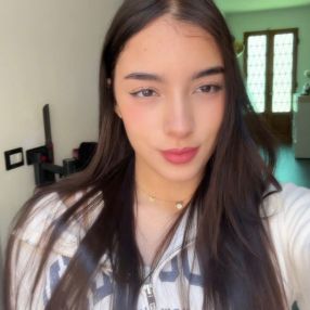 Yasmine, Babysitter a Capraia e limite