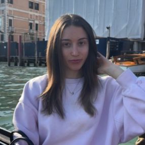 Giulia, Babysitter in Samarate
